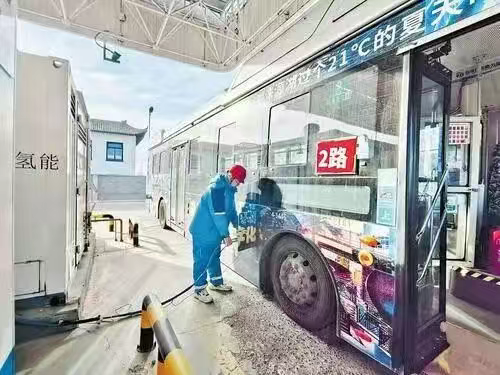 千里“氢动脉”，串起绿色新链条