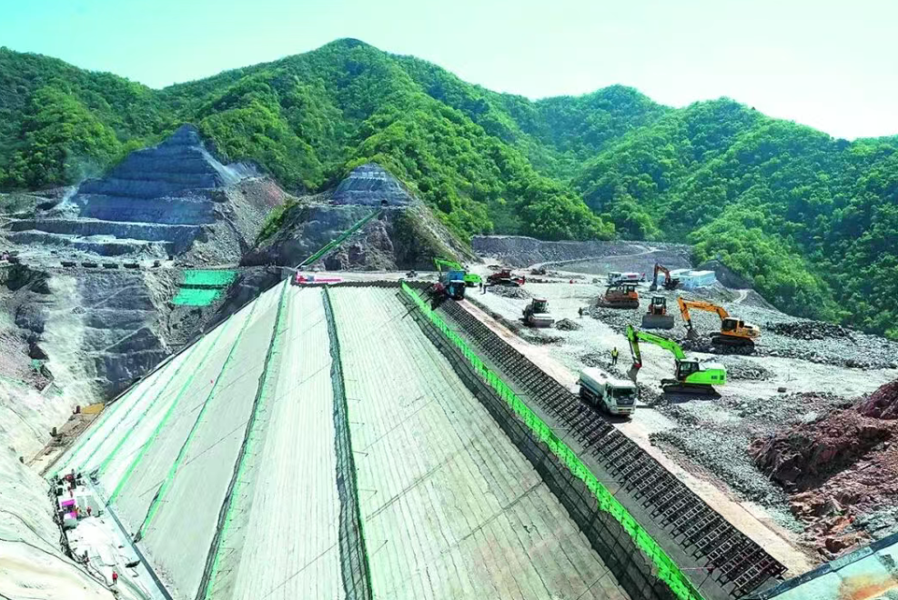 国网新源河北抚宁抽水蓄能电站假日奋战抢工期